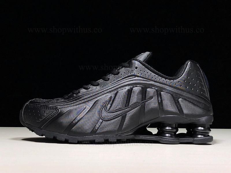 NikeMen's SHOX R4 - Triple Black