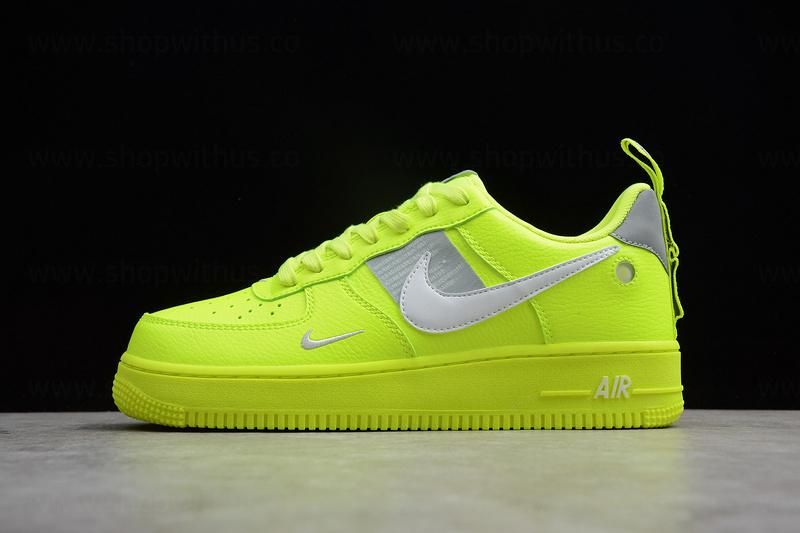 NikeWMNS Air Force 1 AF1 Utility - Volt