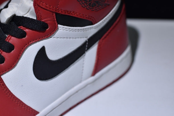 NikeMen's Air Jordan 1 AJ1 High Basketball Shoe - Chicago