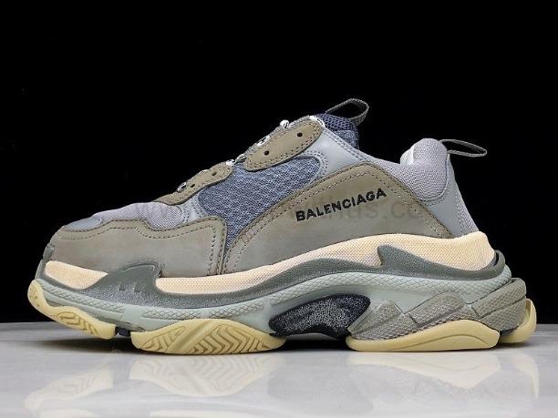 BalenciagaMen's Triple S - Grey