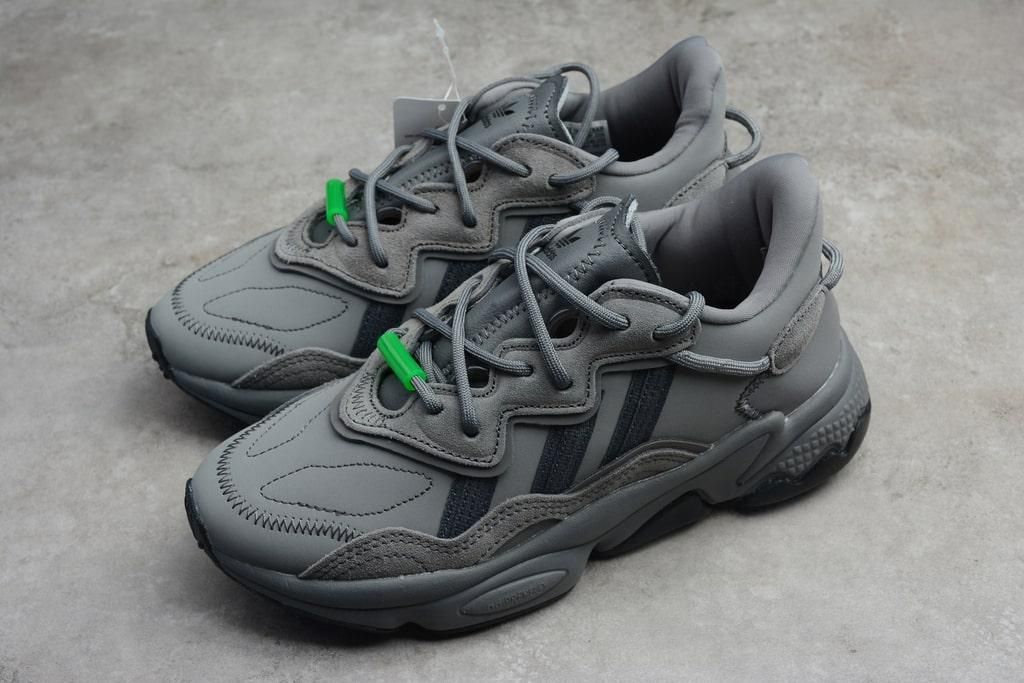 adidasOriginals Ozweegoo - Carbon