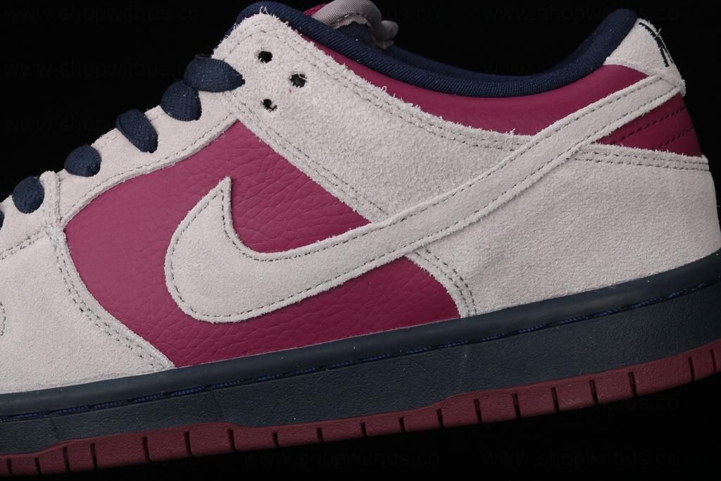 NikeSB Dunk Low - True Berry
