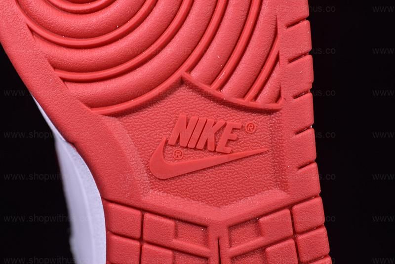 Supreme x NikeSB Dunk Low - Red/White