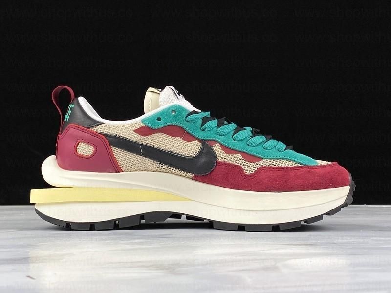 sacai xNike VaporWaffle - Villain Red