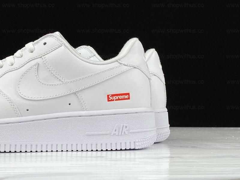 Supreme x NikeAir Force 1 Low - White