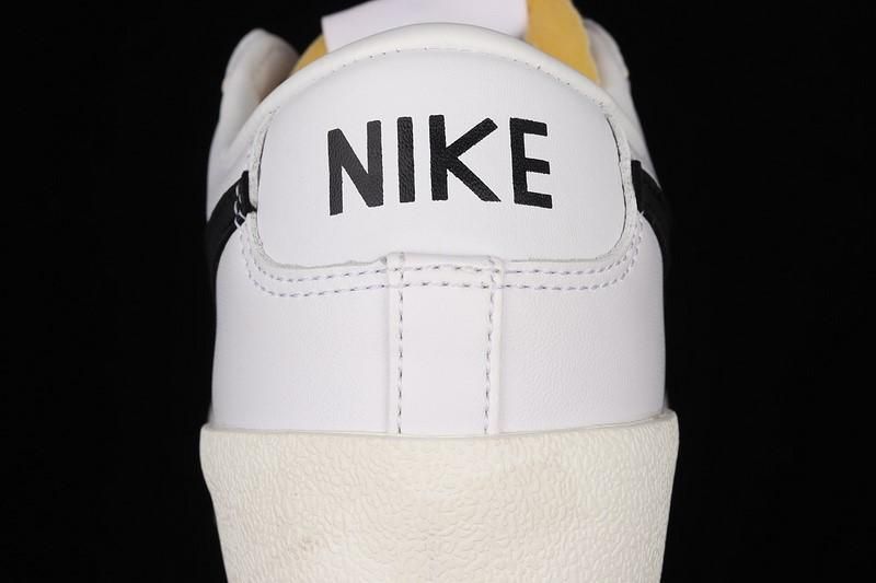 NikeMens Blazer Low 77 Vintage - White/Black