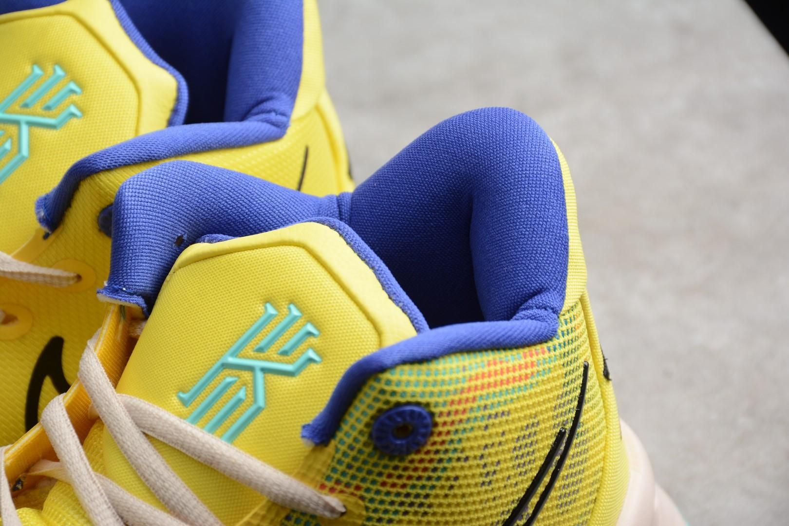 NikeBasketball Kyrie 7 - 1 World 1 People