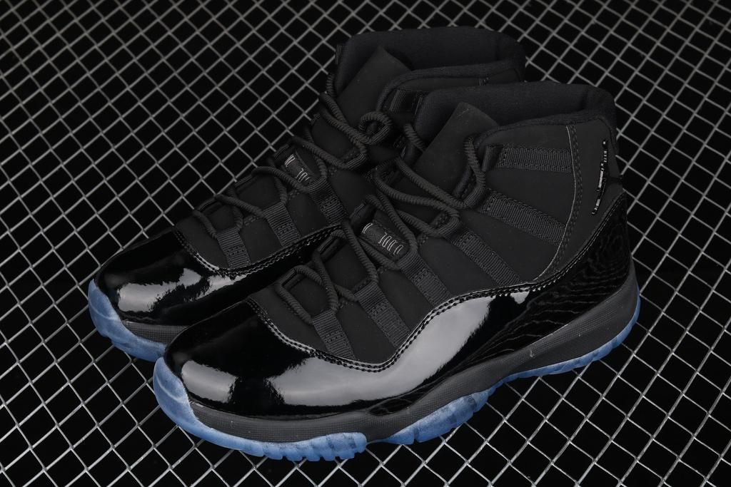 Air Jordan 11 AJ11 Retro - Cap And Gown