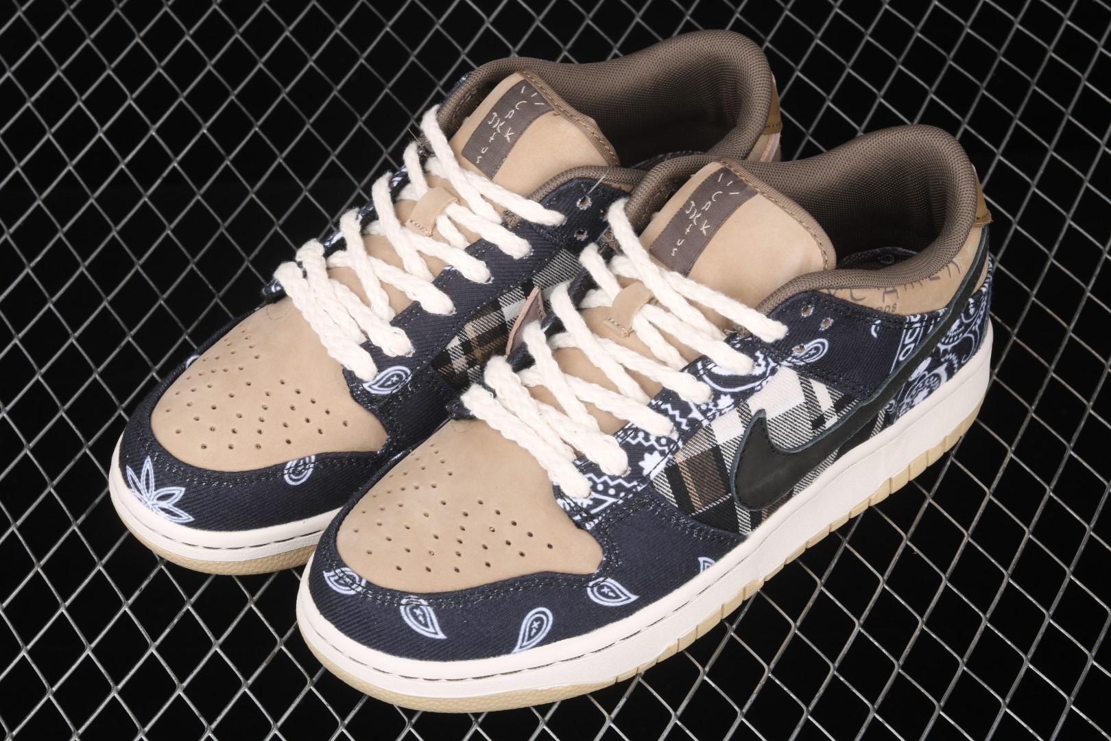 WMNS Travis Scott x NikeSB Dunk Low - Bandana print