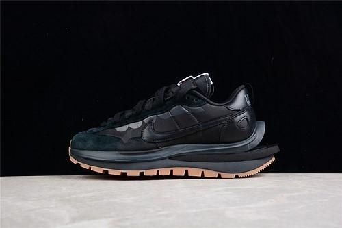 NikeMen's x sacai VaporWaffle - Black and Gum