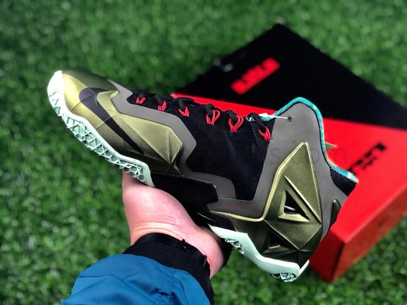 NikeBasketball Lebron 11 - XDR