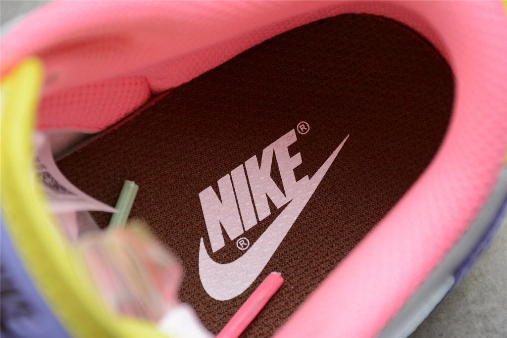 NikeWMNS SB Dunk Low - Easter Candy