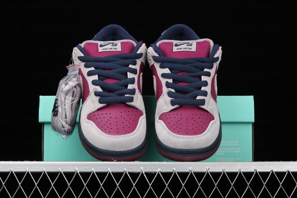 NikeSB Dunk Low - True Berry