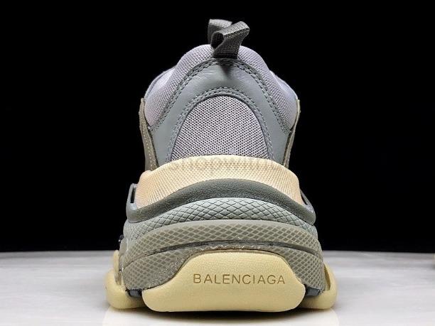 BalenciagaMen's Triple S - Grey