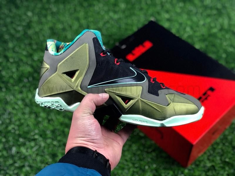 NikeBasketball Lebron 11 - XDR