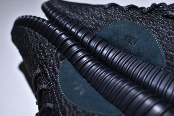 adidasYEEZY Boost 350 - Pirate Black