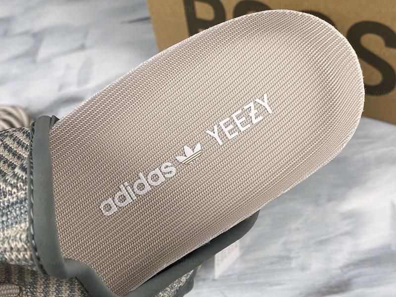 adidasYEEZY Boost 350 V2 - Israfil