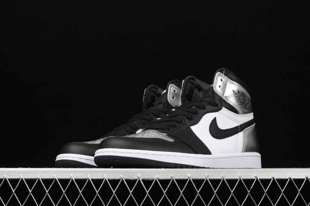 Air Jordan 1 AJ1 Retro High - Silver Toe