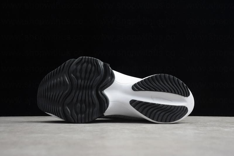 NikeRunning Air Zoom Tempo Next% - Black/White