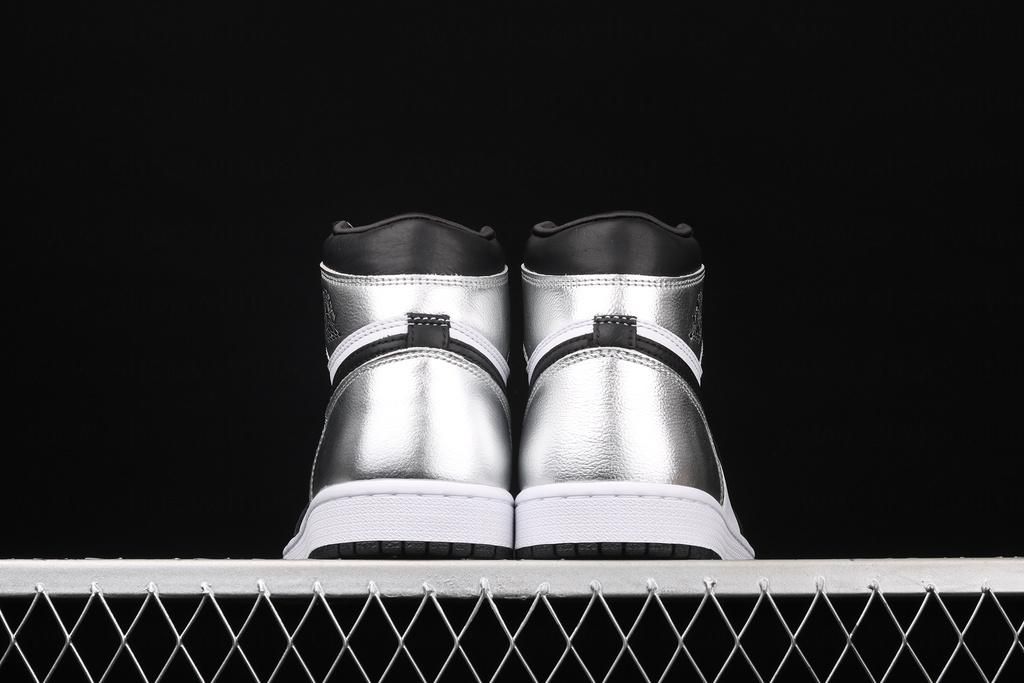 Air Jordan 1 AJ1 Retro High - Silver Toe