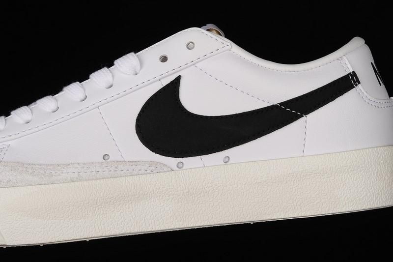 NikeMens Blazer Low 77 Vintage - White/Black