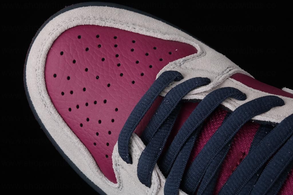 NikeSB Dunk Low - True Berry