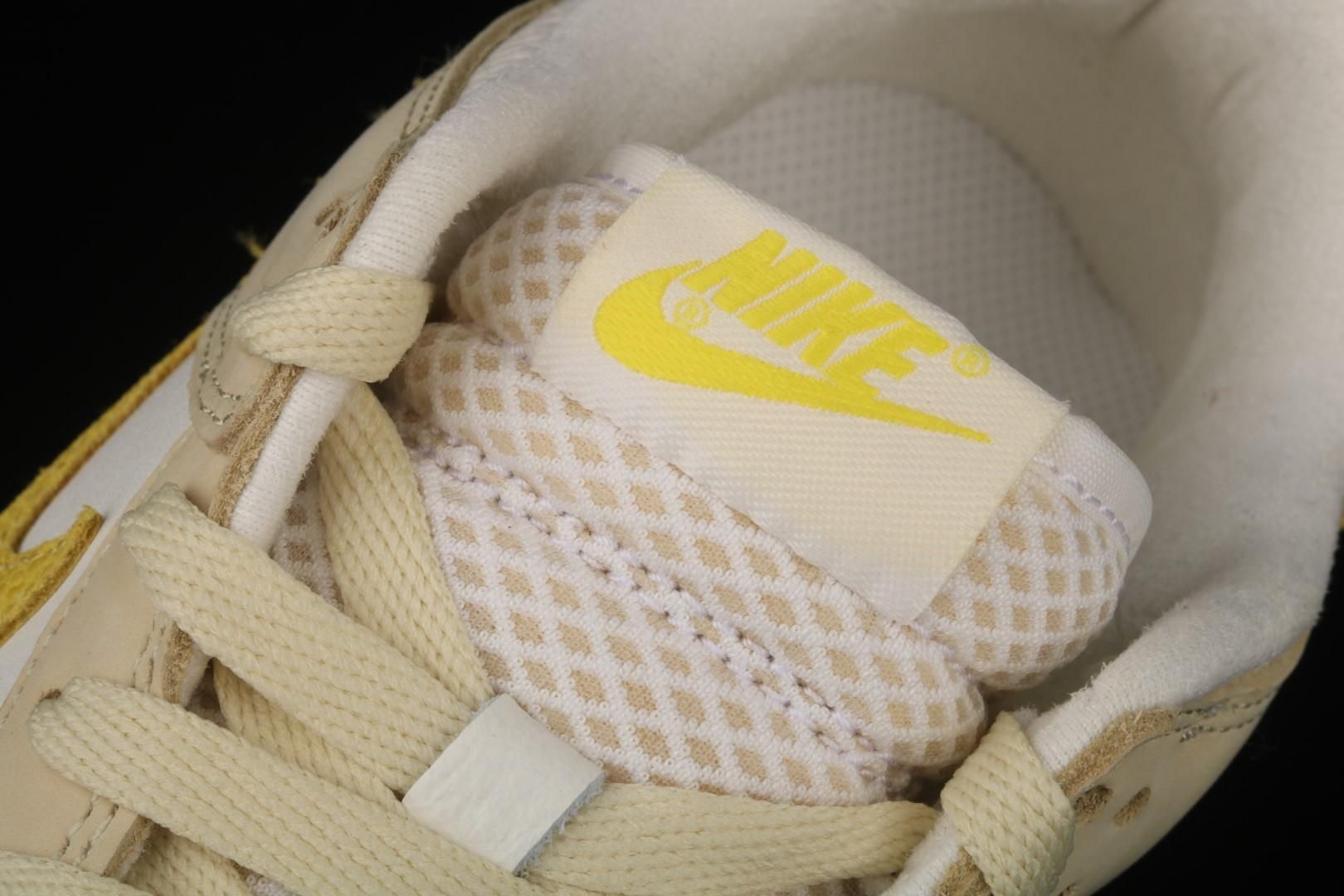 NikeWMNS Dunk Low - Lemon Drop
