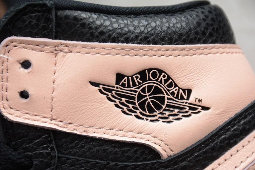 WMNS Air Jordan 1 AJ1 Retro High - Crimson Tint