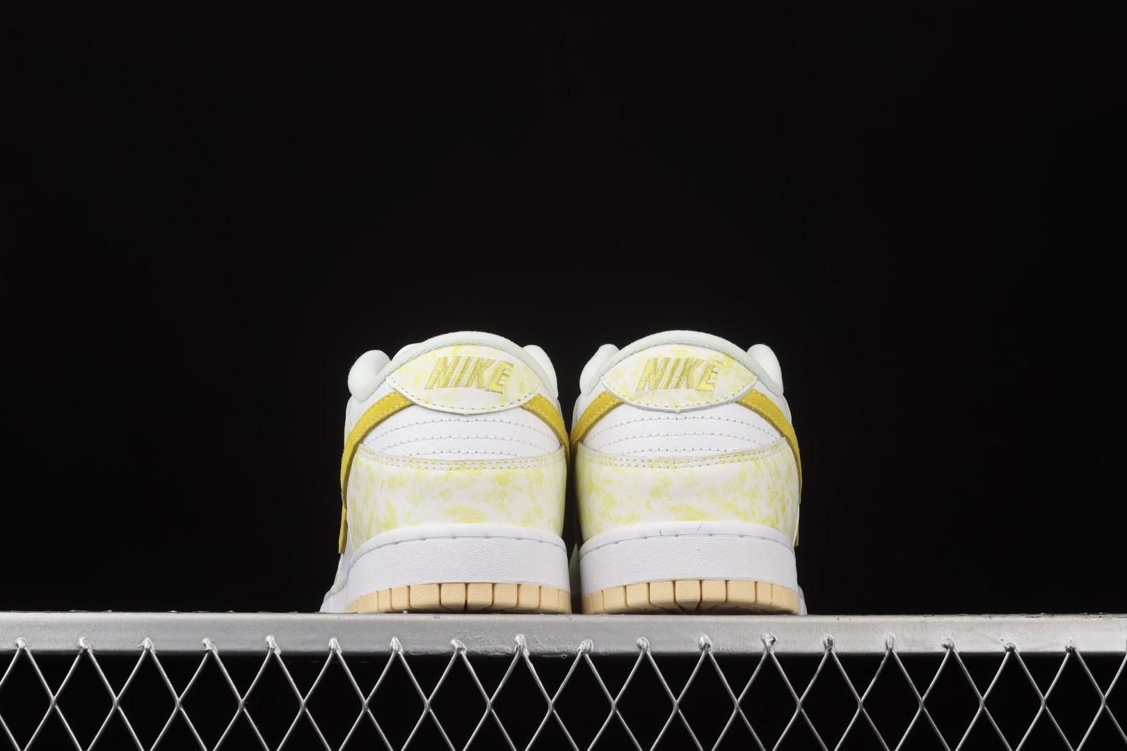 NikeWMNS Dunk Low - Yellow Strike