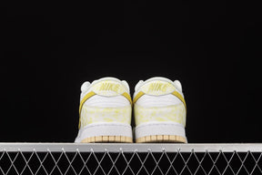 NikeWMNS Dunk Low - Yellow Strike