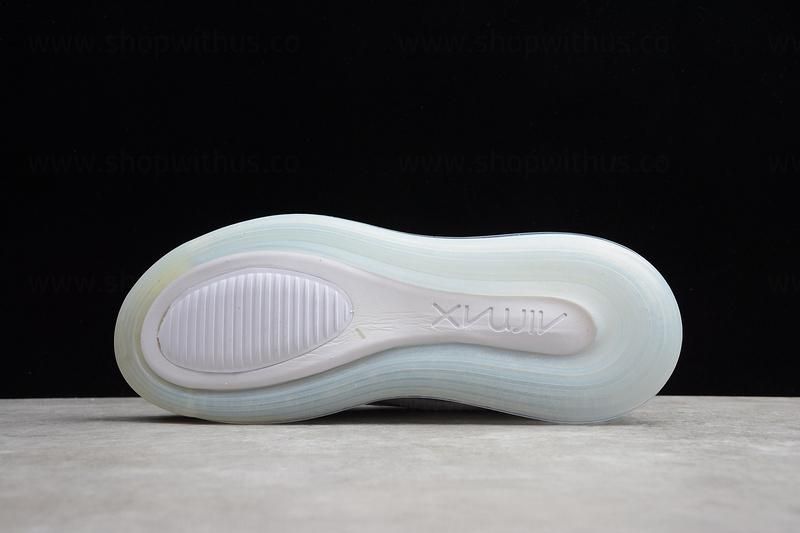 NikeWMNS Air Max 720 - Metallic Platinum