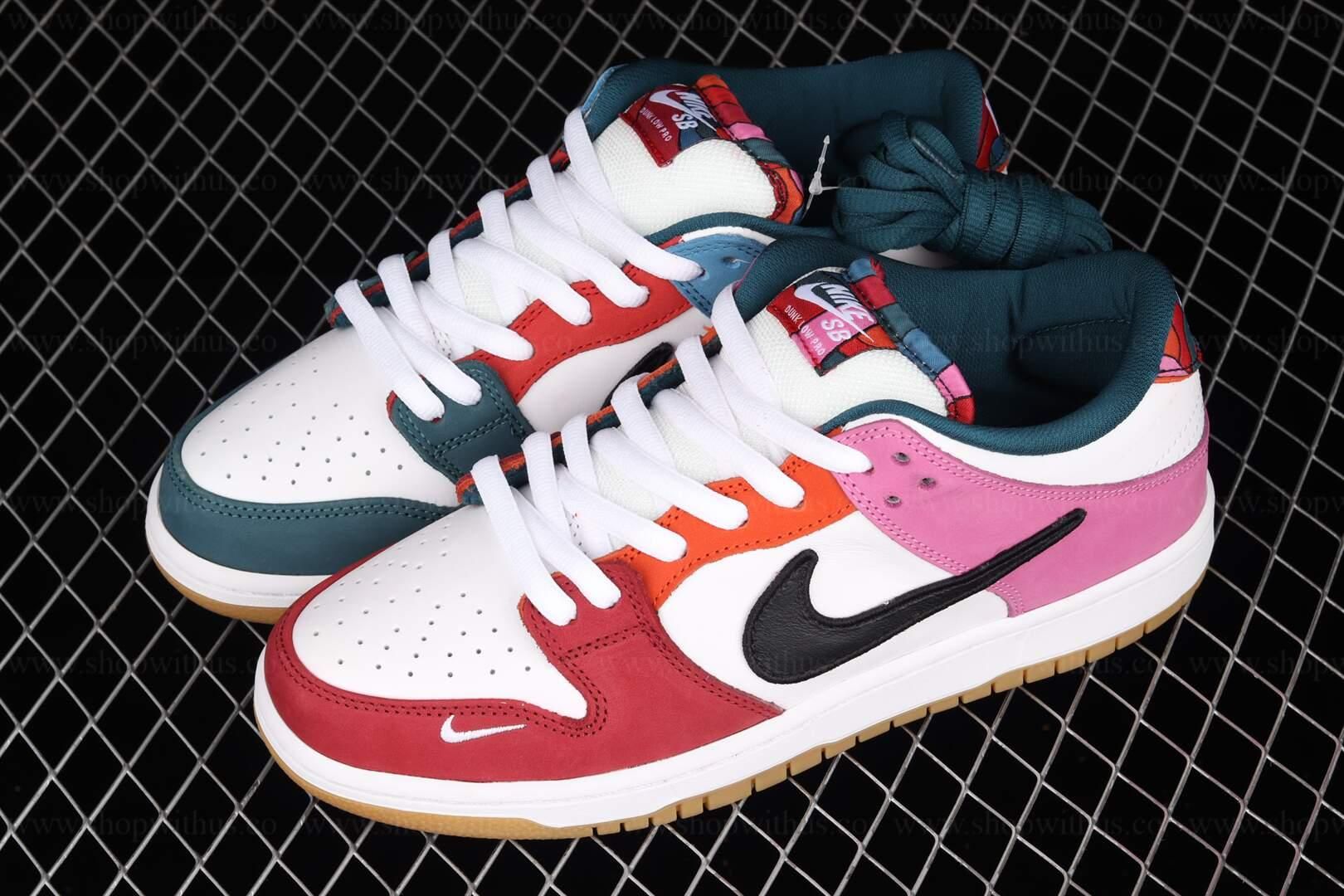 Parra x NikeDunk SB Low Pro - Friends & Family