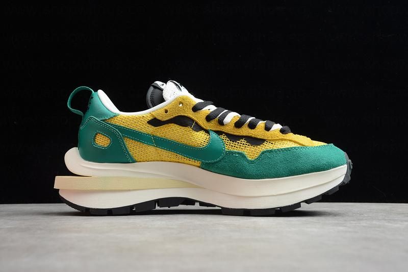 sacai xNike VaporWaffle - Tour Yellow