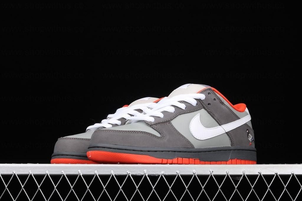 NikeSB Dunk Low - Staple NYC Pigeon