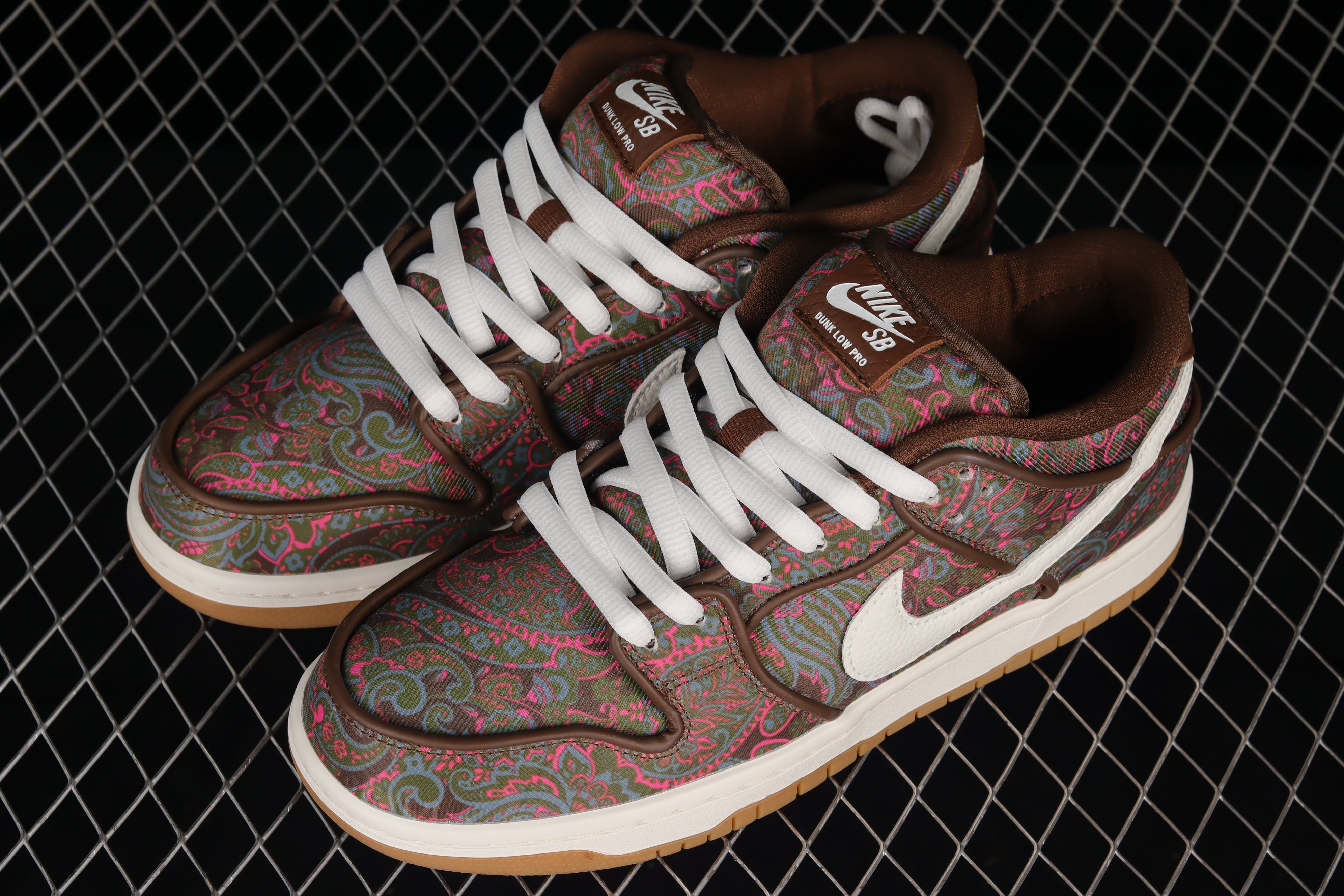 NikeMens SB Dunk Low Pro - Paisley Brown