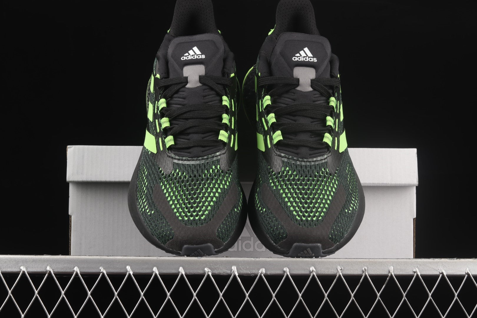 adidasMens 4DFWD Pulse - Core Black /Signal Green