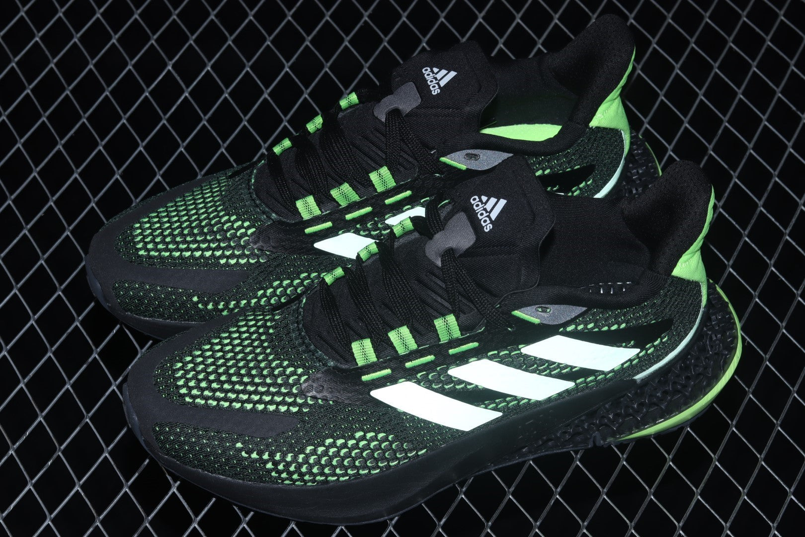 adidasMens 4DFWD Pulse - Core Black /Signal Green