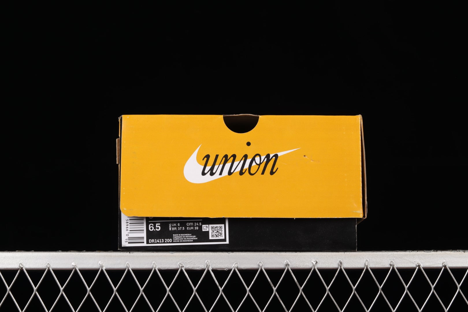 NikeMens Cortez x Union - Sesame