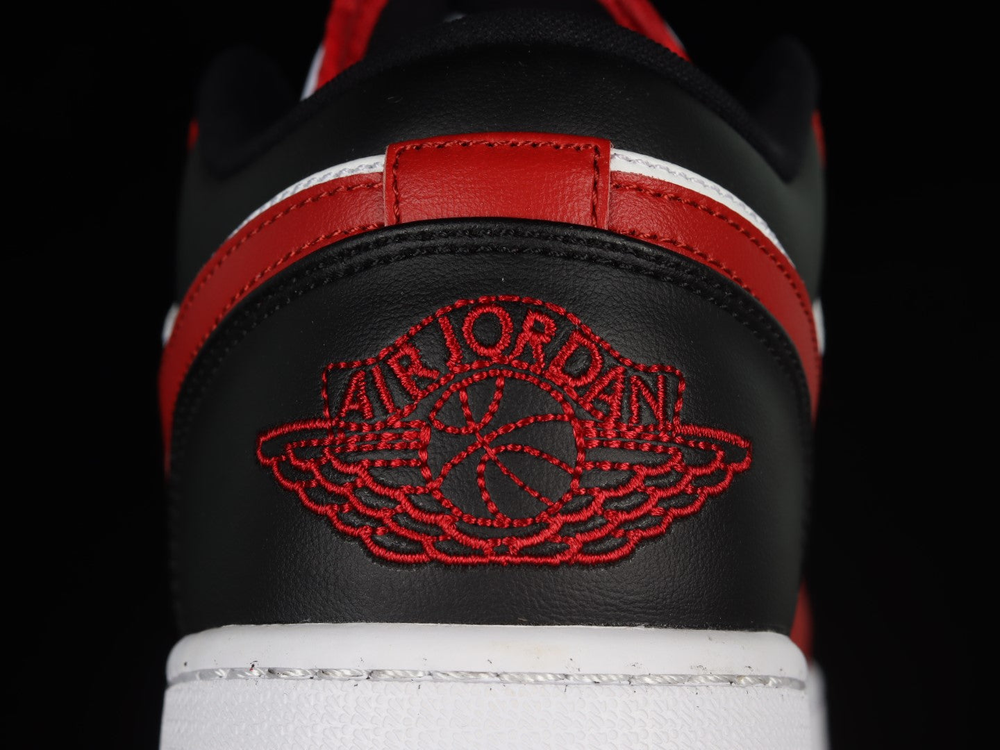 Air Jordan 1 AJ1 Low - Reverse Black Toe