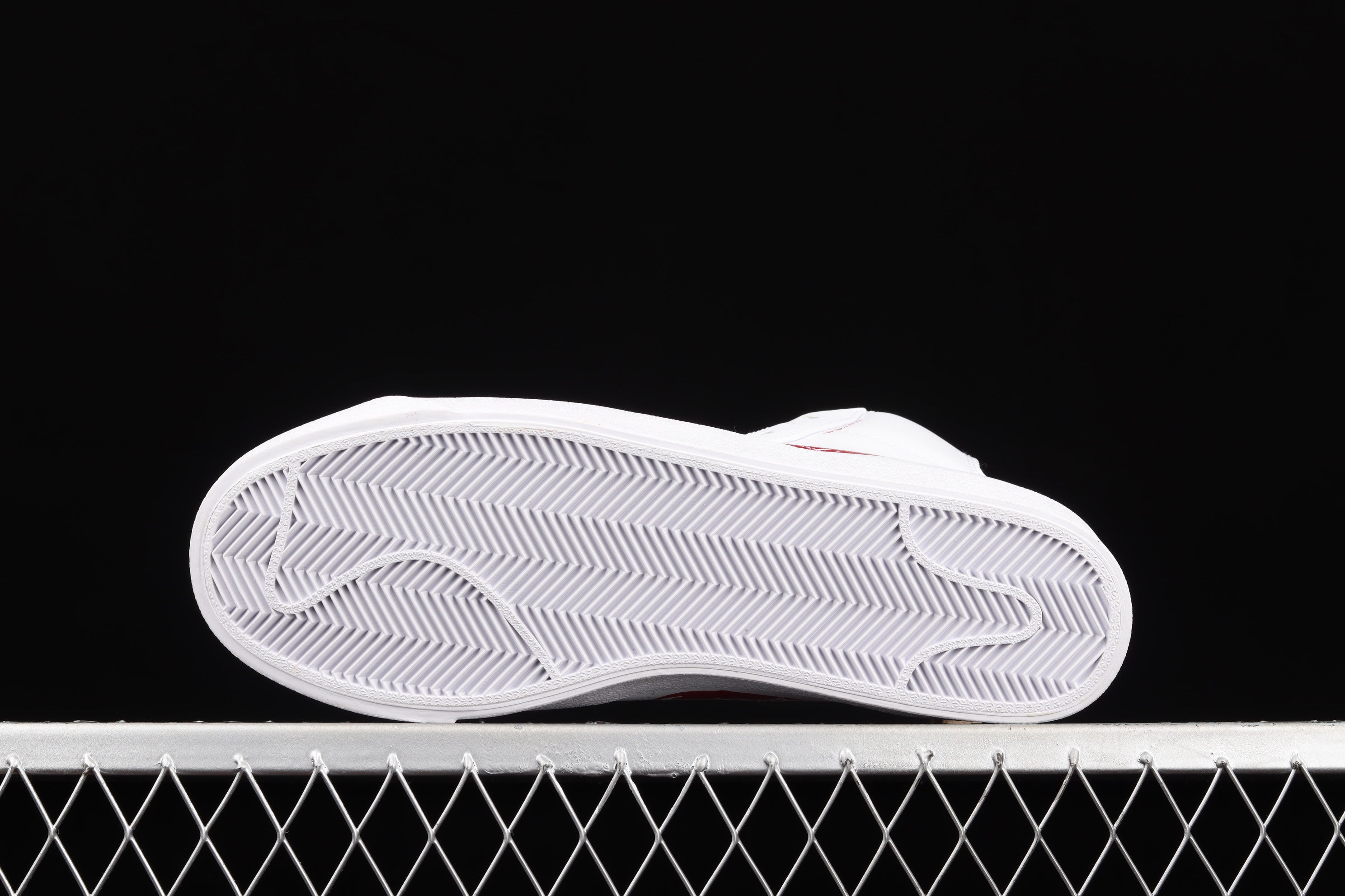 NikeMens Blazer Mid 77 Sketch - White/Red