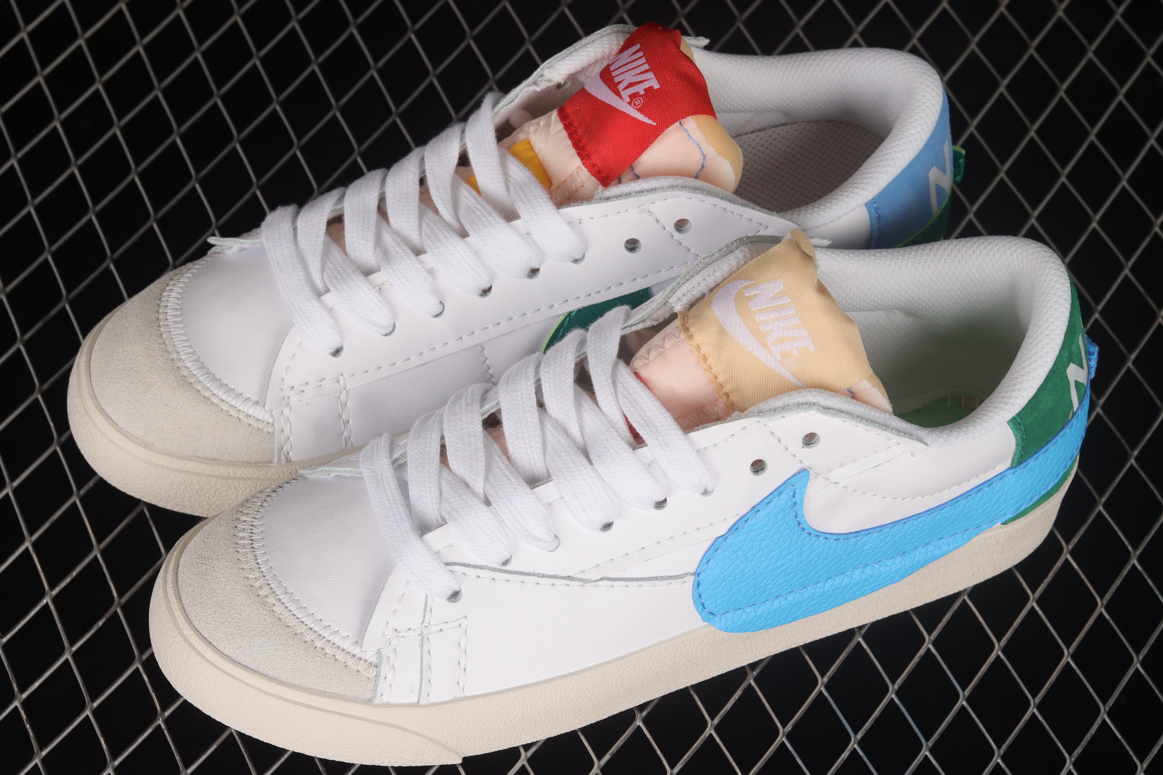 NikeMens Blazer Low 77 Jumbo - Mismatch