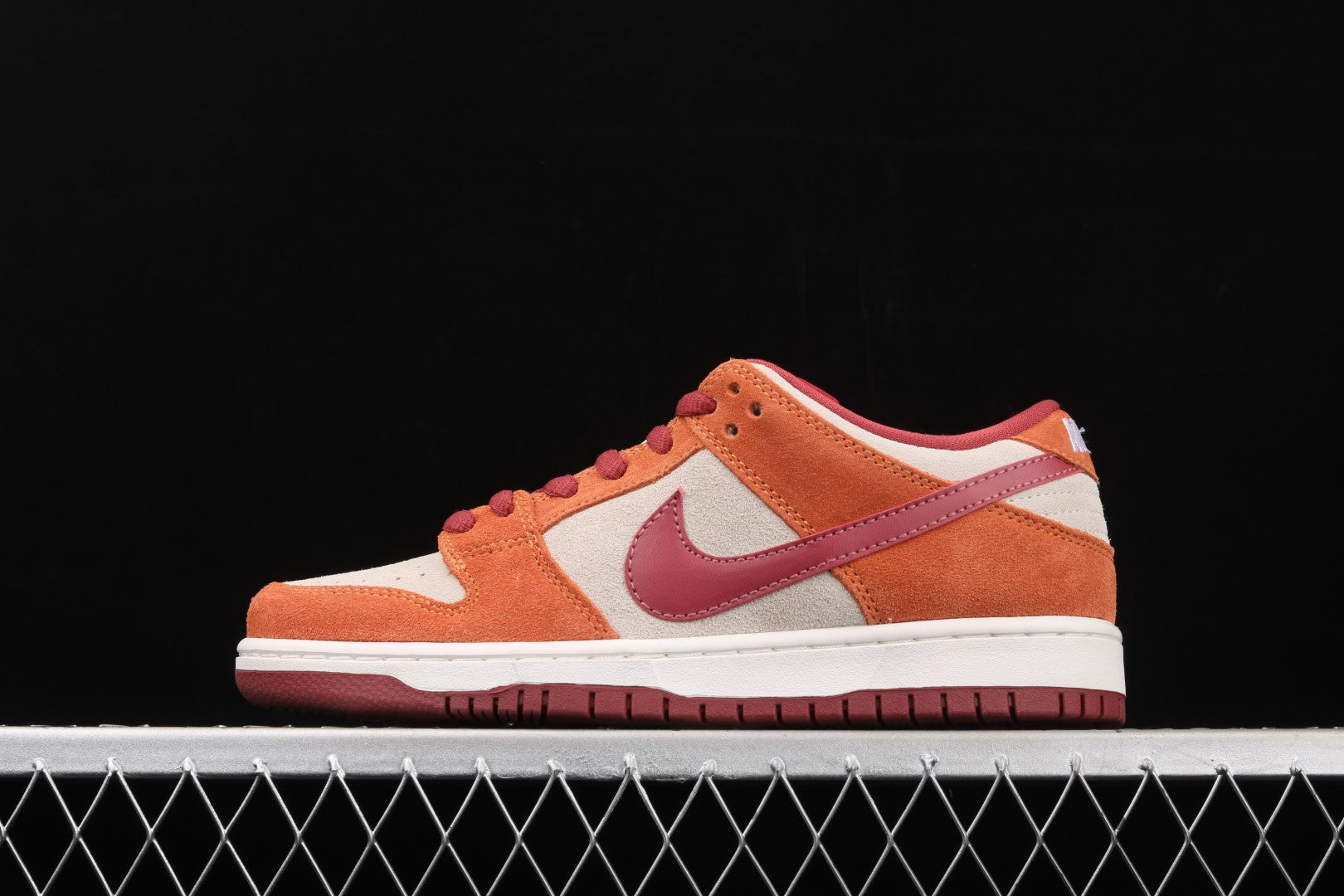 NikeMens SB Dunk Low Pro - Dark Russet Cedar