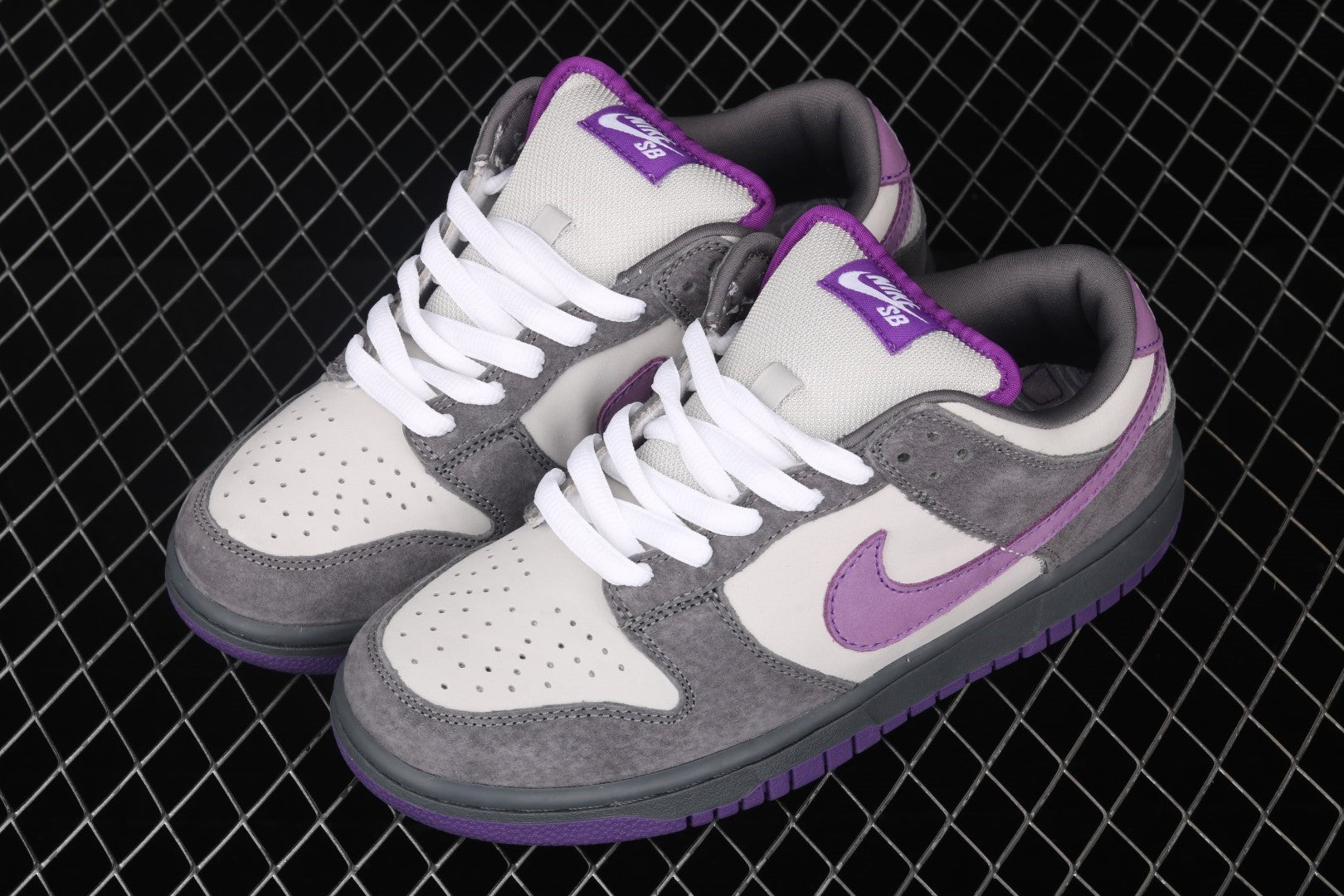 NikeMens Dunk SB Low - Purple Pigeon