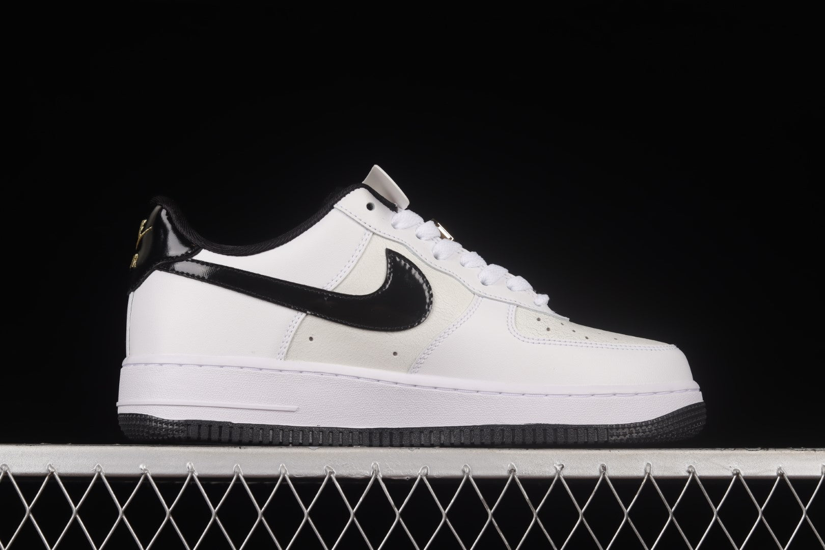NikeMens Air Force 1 AF1  Low - World Champion