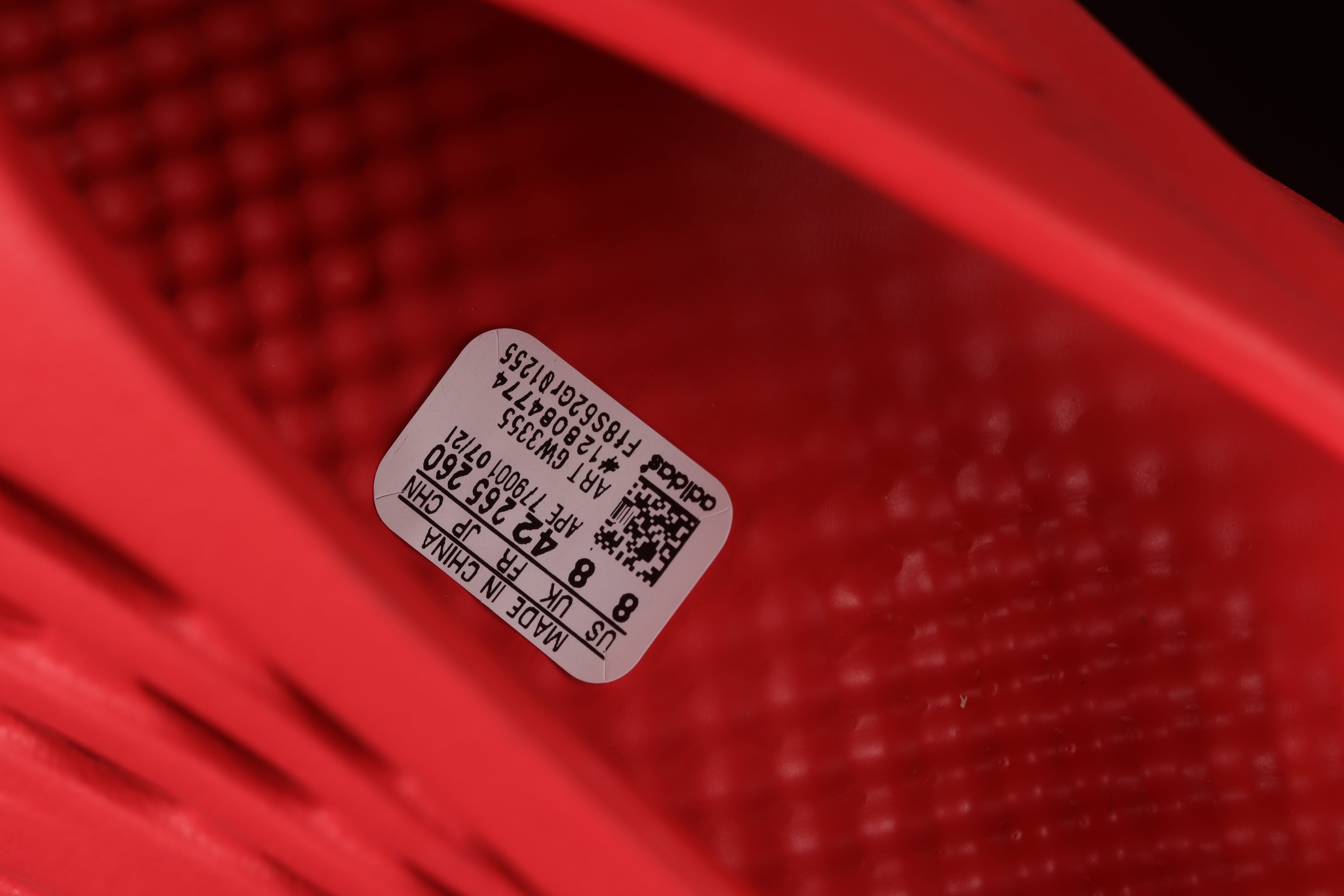 adidasOriginals Yeezy Foam RNNR - Vermillion