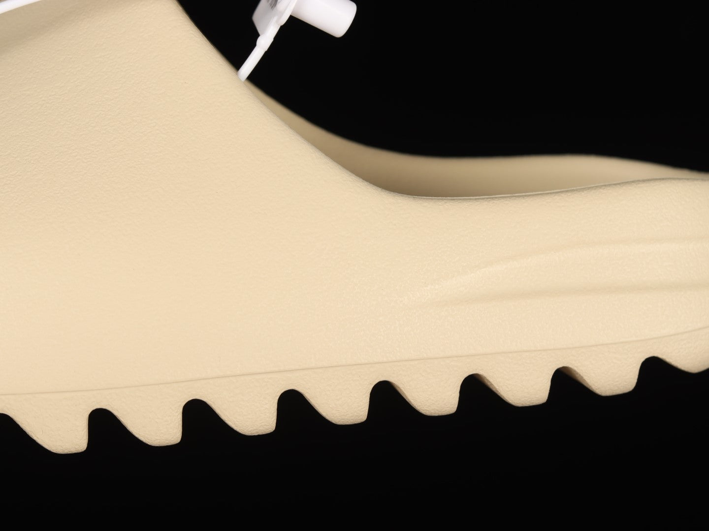 adidasMens Yeezy Slide - Bone