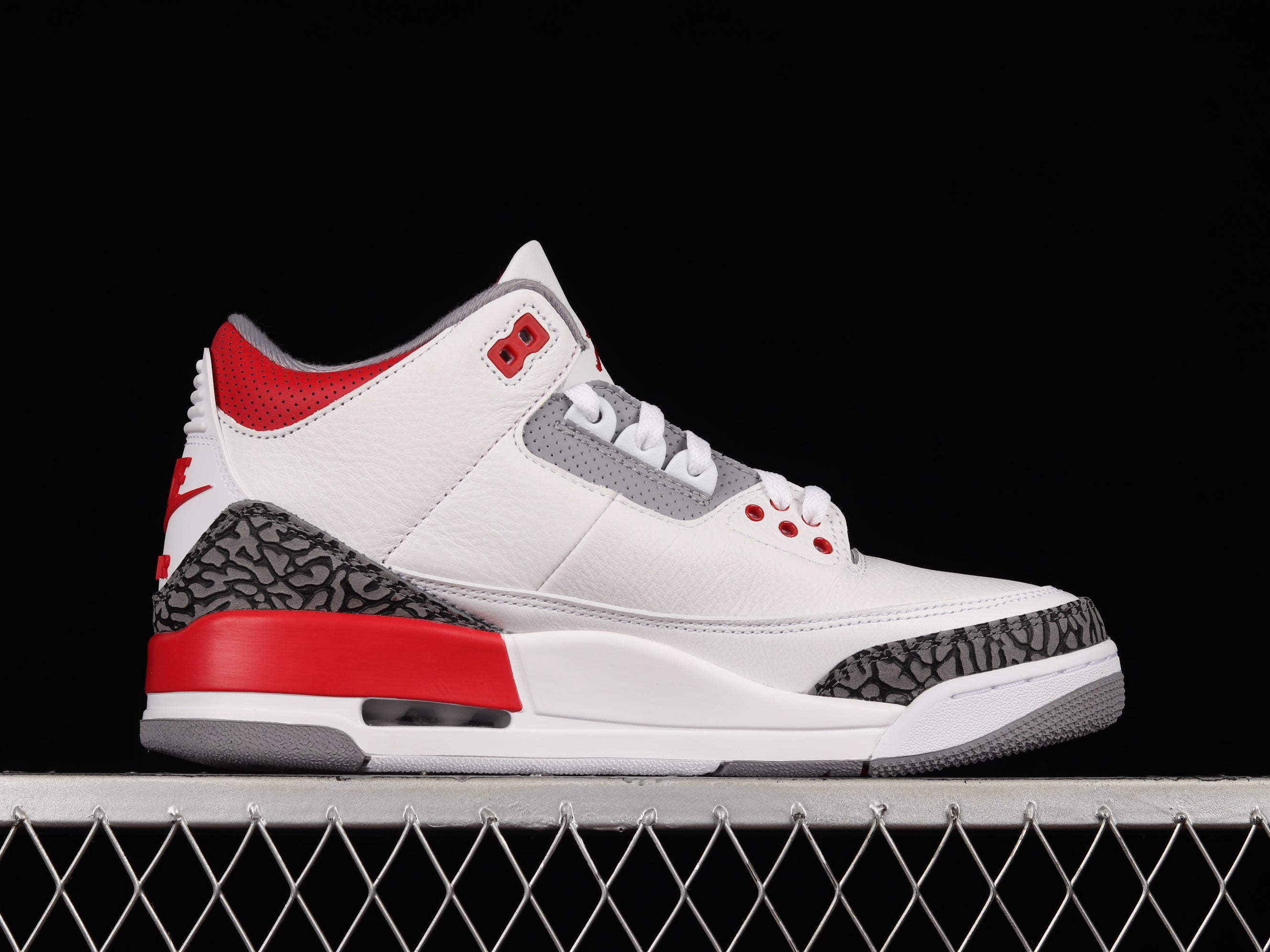 Air Jordan 3 AJ3 Retro - Fire Red