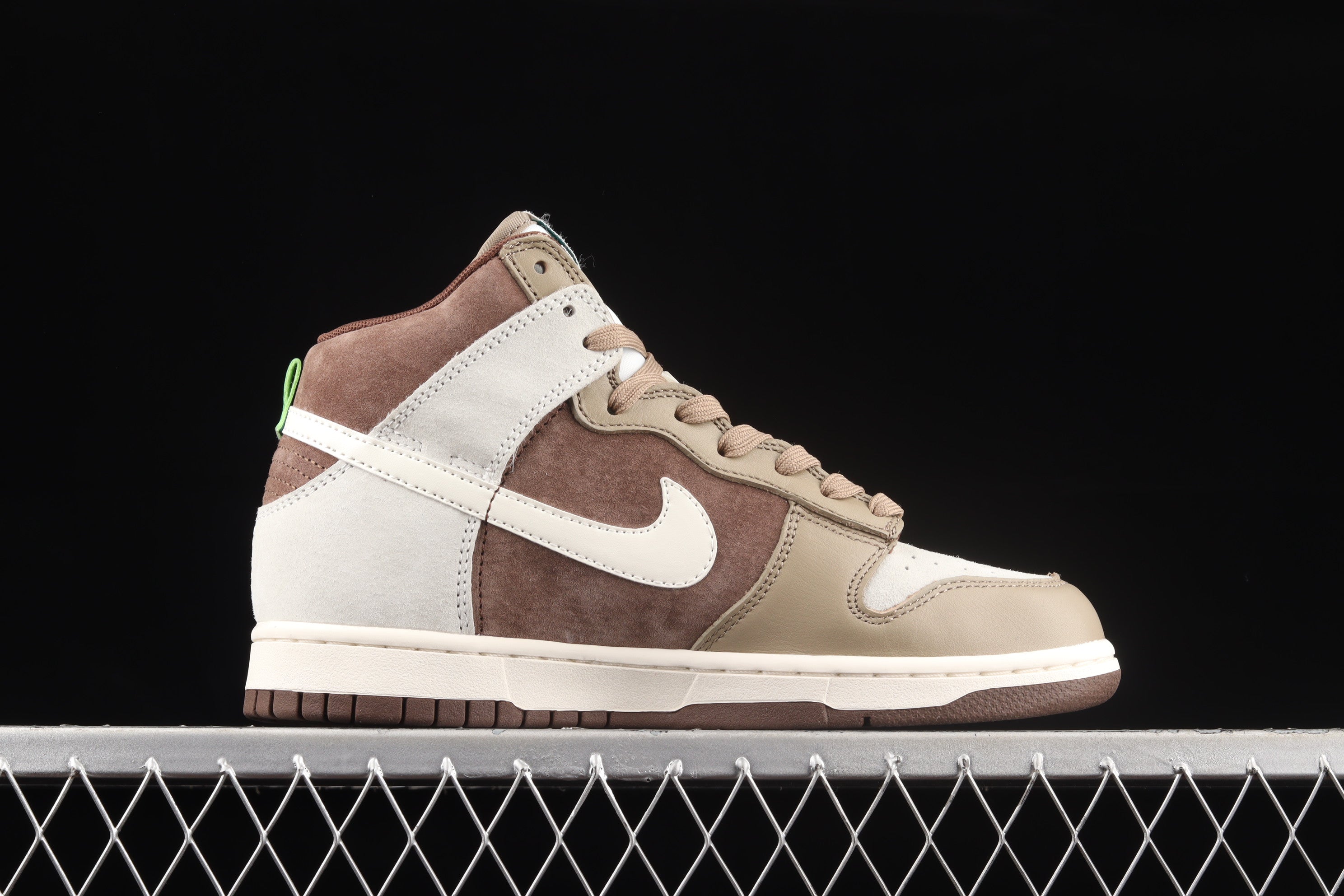 NikeMens Dunk High - Light Chocolate