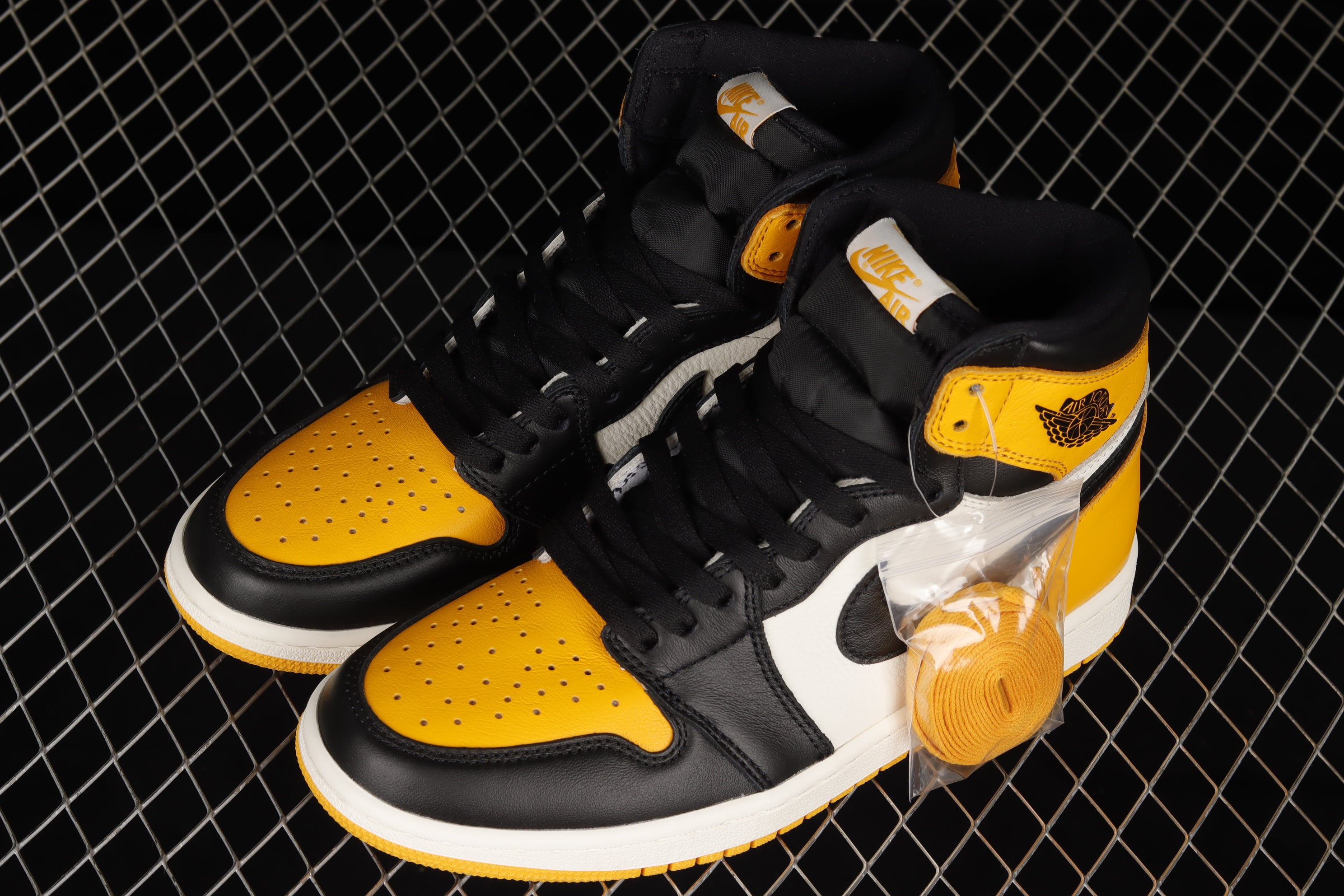 Air Jordan 1 AJ1 Retro High - Taxi